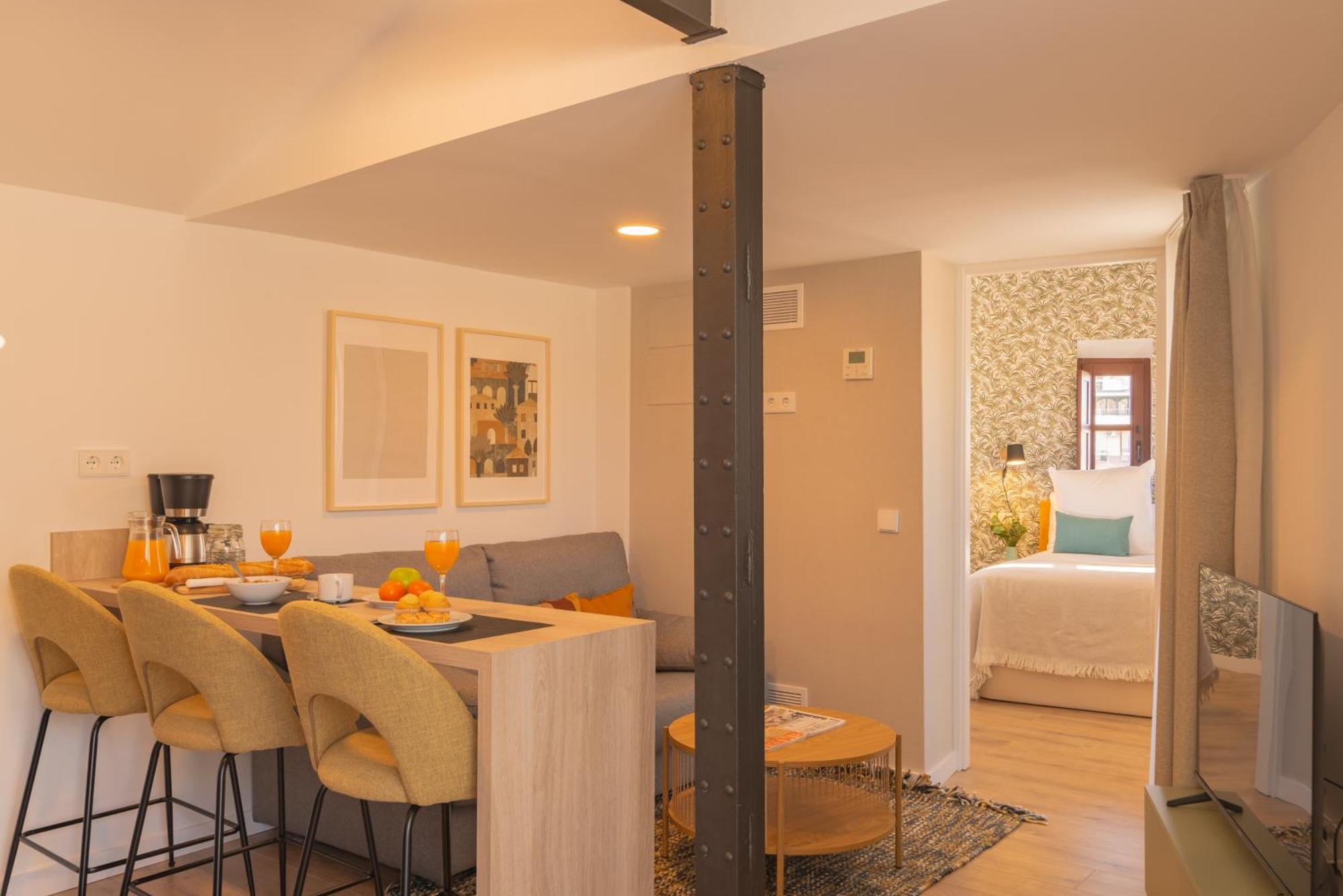 Feelathome Atarazanas Apartments Малага Екстер'єр фото
