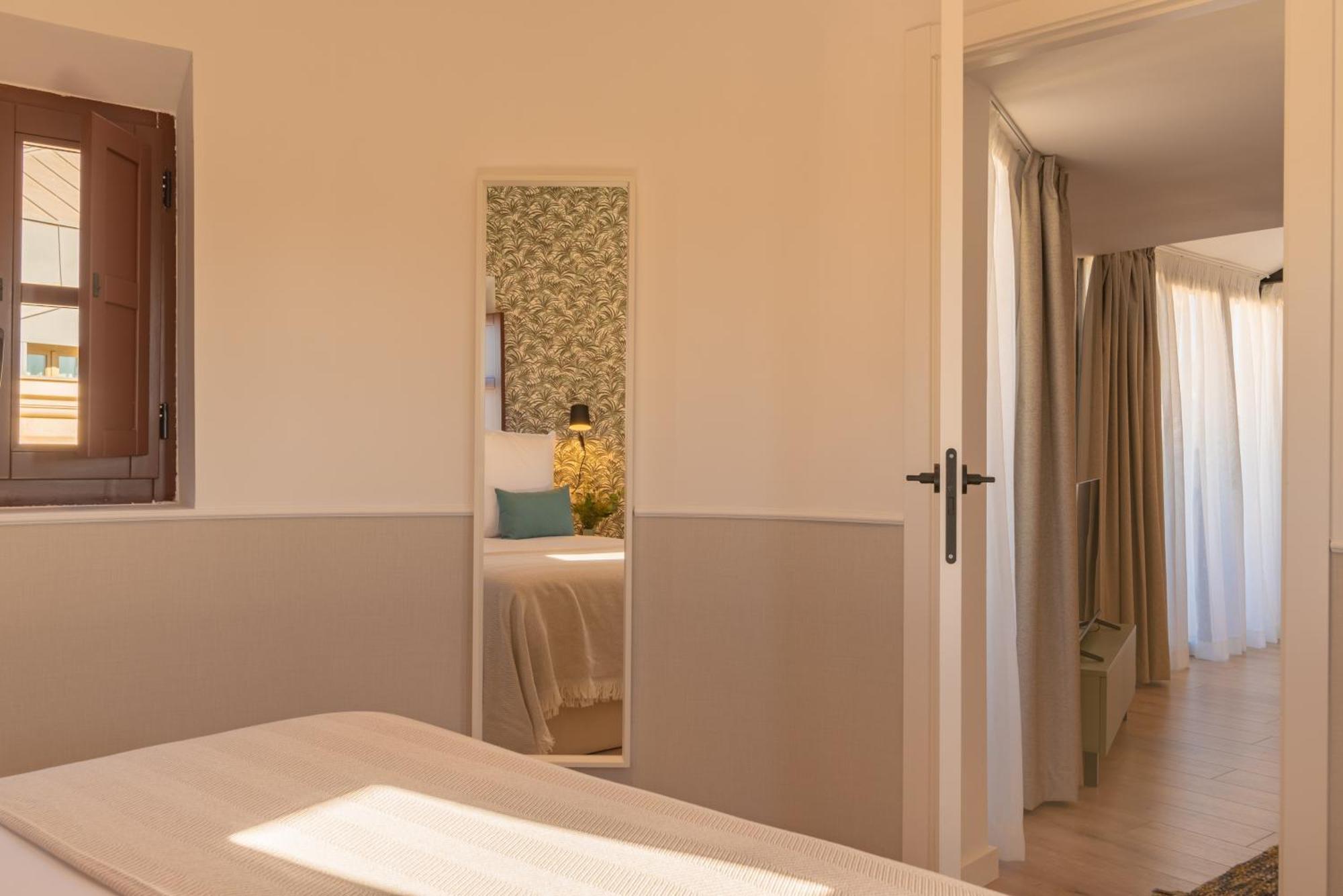 Feelathome Atarazanas Apartments Малага Екстер'єр фото