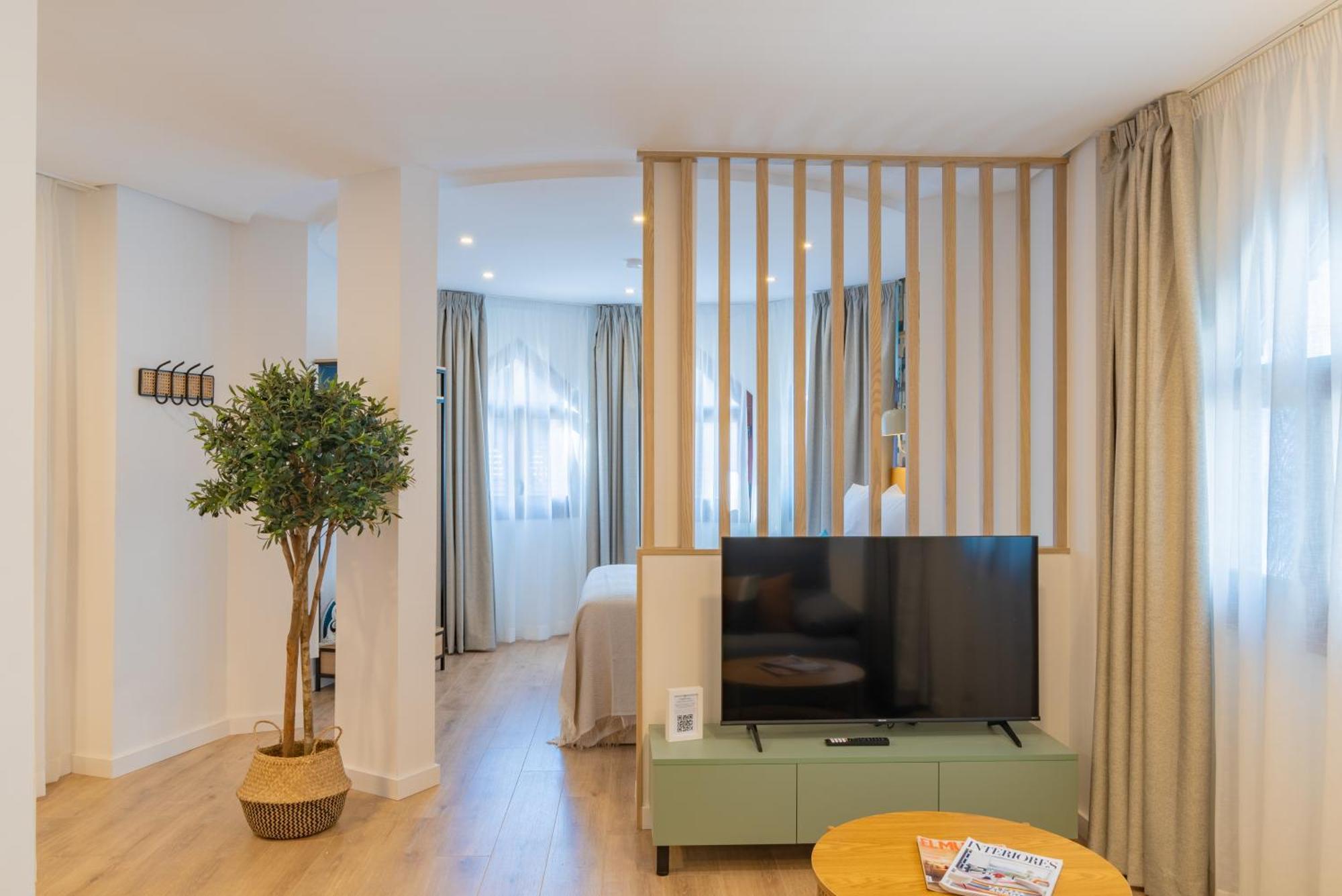 Feelathome Atarazanas Apartments Малага Екстер'єр фото