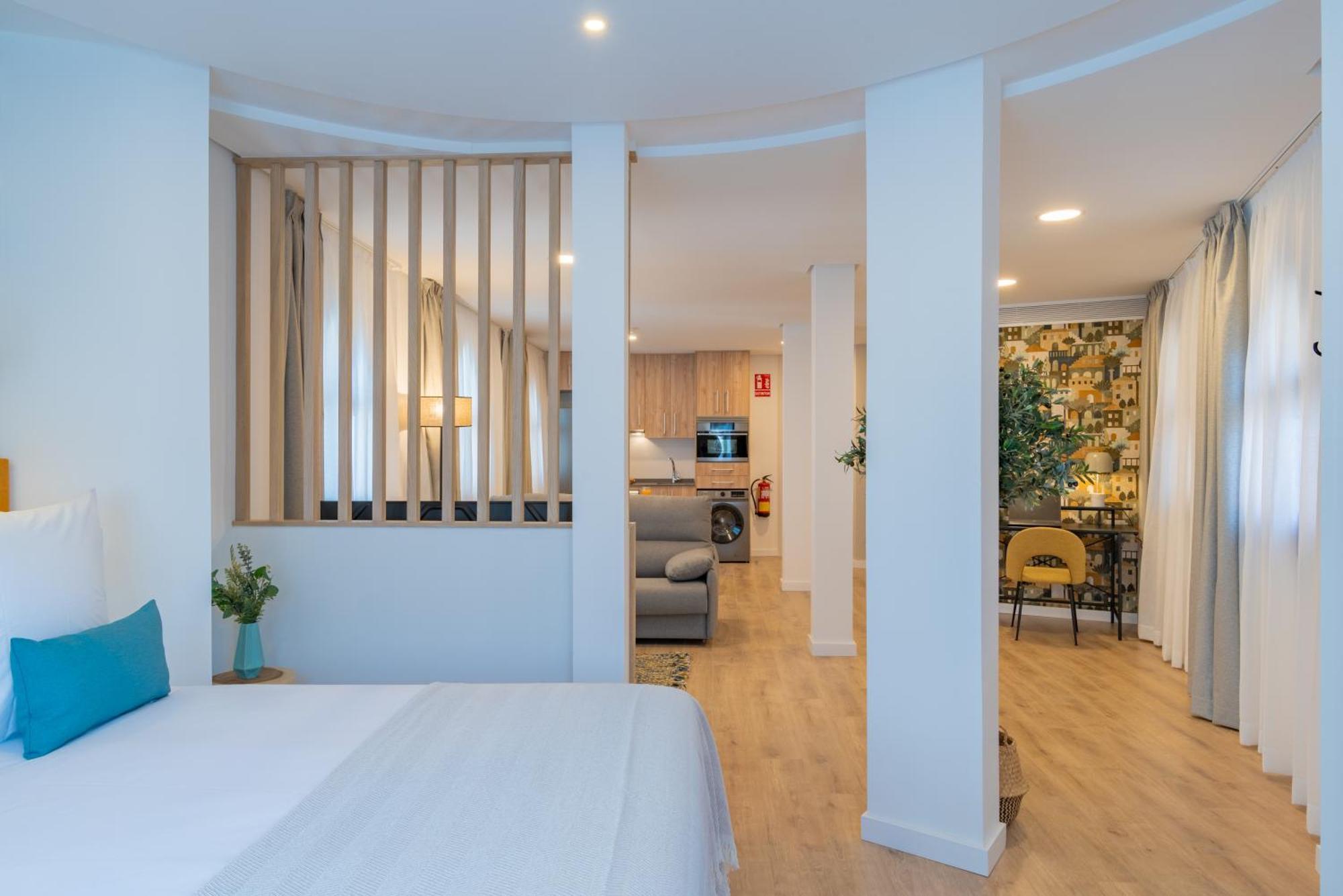 Feelathome Atarazanas Apartments Малага Екстер'єр фото