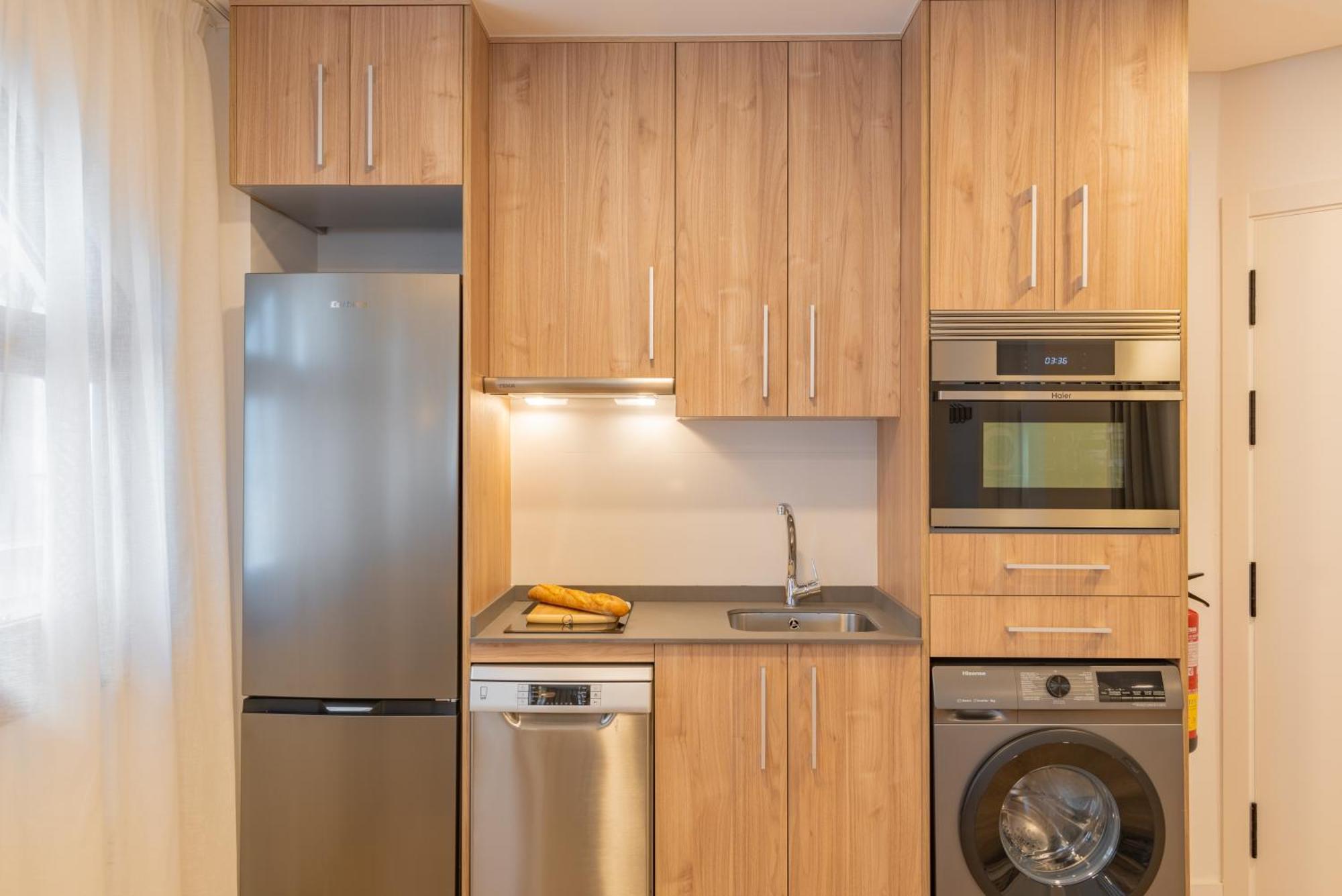Feelathome Atarazanas Apartments Малага Екстер'єр фото